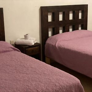 Habitación con 2 Camas Individuales